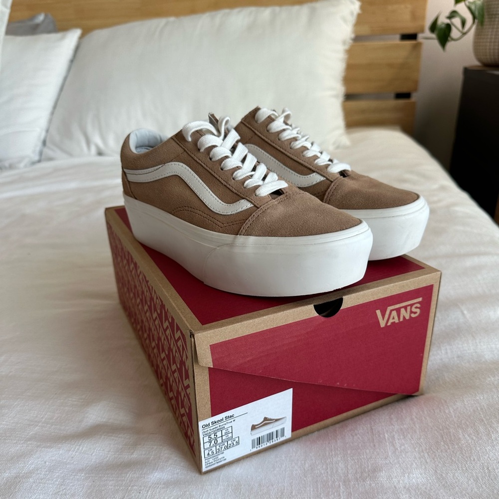 Vans- Old Skool Stackform Soft Suede Shoe